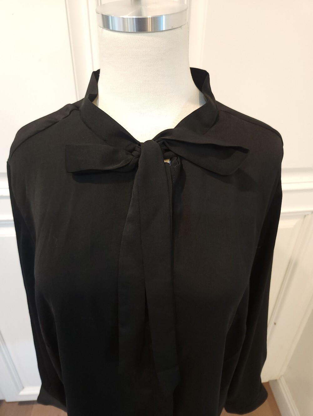 Black Tie-Neck Long Sleeve Women's Blouse